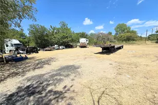 309 Decatur St, Bowie, TX 76230 - Photo 16
