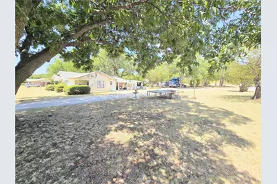 309 Decatur Street, Bowie, TX 76230 - Photo 18