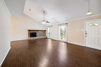 400 Harrington Lane, Euless, TX 76039 - Photo 2