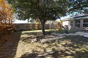 620 Azalea, Glenn Heights, TX 75154 - Photo 22