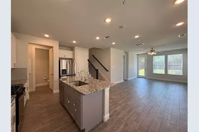 588 Hutchinson Lane, Lewisville, TX 75077 - Photo 4
