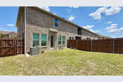 588 Hutchinson Lane, Lewisville, TX 75077 - Photo 24