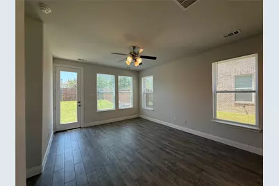 588 Hutchinson Lane, Lewisville, TX 75077 - Photo 6