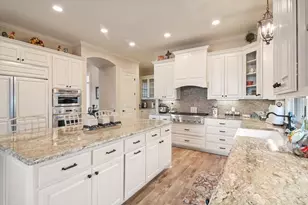1608 Ridgewood Dr, Waco, TX 76710 - Photo 4