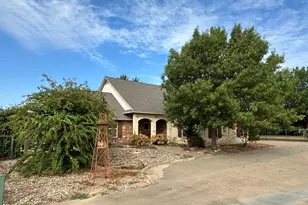 101 Creekside Dr, Glen Rose, TX 76043 - Photo 2