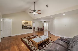 3824 Rusty Dell St, Fort Worth, TX 76111 - Photo 6