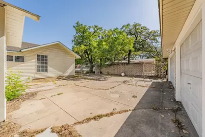 3824 Rusty Dell Street, Fort Worth, TX 76111 - Photo 32