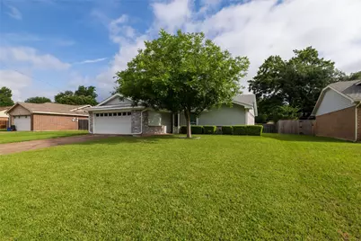 1309 Mercedes Street, Benbrook, TX 76126 - Photo 4