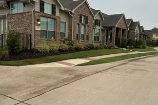 2621 Chablis Dr, Grand Prairie, TX 75054 - Photo 2
