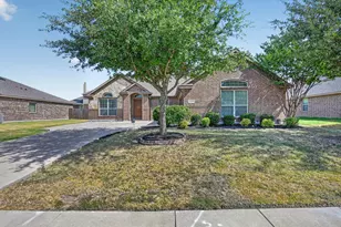 1107 Fairhaven Dr, Glenn Heights, TX 75154 - Photo 2