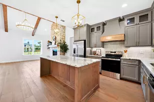 305 Grace Ln, Athens, TX 75751 - Photo 12