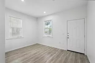 5341 Ash Ln, Dallas, TX 75223 - Photo 6