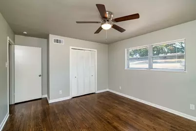 4516 Rolling Hills Drive, Fort Worth, TX 76119 - Photo 14