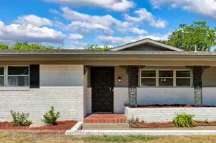 4516 Rolling Hills Dr, Fort Worth, TX 76119 - Photo 4