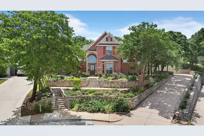 816 Lake View Court E, Crowley, TX 76036 - Photo 2
