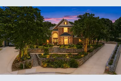 816 Lake View Court E, Crowley, TX 76036 - Photo 1