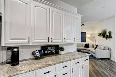 816 Lake View Court E, Crowley, TX 76036 - Photo 14