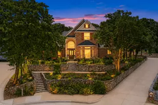 816 Lakeview Ct E, Crowley, TX 76036 - Photo 2