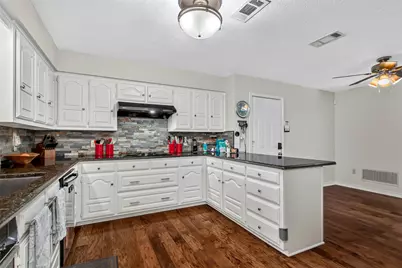 2407 Briarcliff Drive, Irving, TX 75062 - Photo 16
