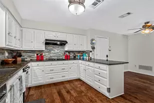 2407 Briarcliff Dr, Irving, TX 75062 - Photo 16