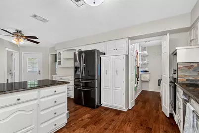 2407 Briarcliff Drive, Irving, TX 75062 - Photo 14