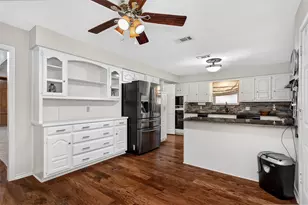 2407 Briarcliff Dr, Irving, TX 75062 - Photo 12