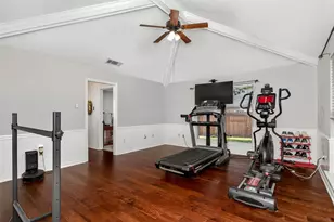 2407 Briarcliff Dr, Irving, TX 75062 - Photo 18