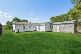 809 E Wall St, Grapevine, TX 76051 - Photo 8