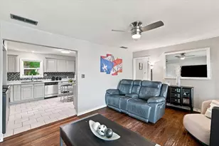 3272 Mimosa Park Dr, Richland Hills, TX 76118 - Photo 6