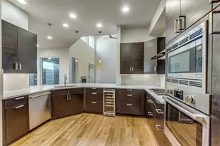2070 Modern Pl, Dallas, TX 75214 - Photo 10
