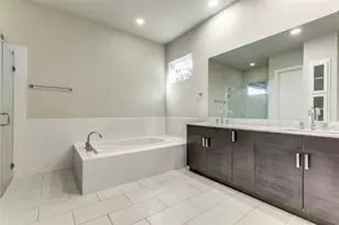 2070 Modern Pl, Dallas, TX 75214 - Photo 16