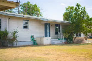 2007 W Commerce St, San Saba, TX 76877 - Photo 2