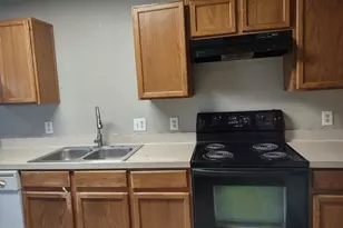 617 Stonewall Dr, Grand Prairie, TX 75052 - Photo 1