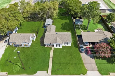 809 E Wall Street, Grapevine, TX 76051 - Photo 2
