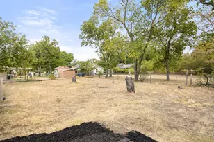 207 E 4th St, Weatherford, TX 76086 - Photo 22