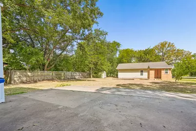 400 W Gilmer Street, Ennis, TX 75119 - Photo 36