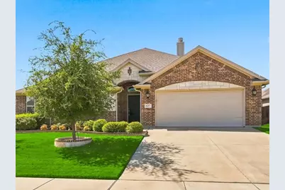 637 Piper Drive, Saginaw, TX 76179 - Photo 2