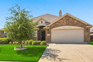 637 Piper Dr, Saginaw, TX 76179 - Photo 2