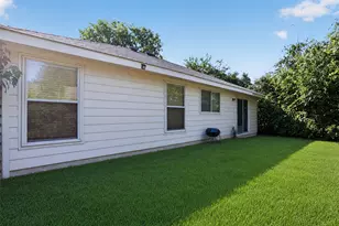 2752 Maegen Cir, Fort Worth, TX 76112 - Photo 6