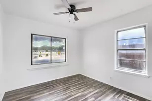 2009 S First St, Garland, TX 75041 - Photo 16