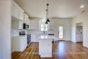 205 E Laura Ave, Quinlan, TX 75474 - Photo 4