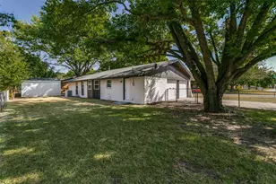 240 Collins Dr, Burleson, TX 76028 - Photo 24