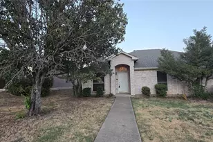 1912 Chapman Dr, Lancaster, TX 75134 - Photo 1