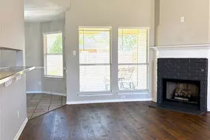 1310 McAnear Ct, Cleburne, TX 76033 - Photo 4