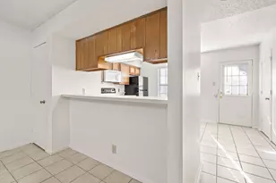 929 W Hickory St, Denton, TX 76201 - Photo 2