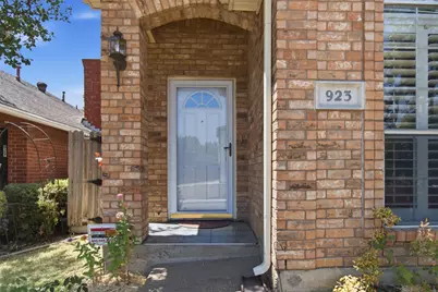 923 Newport Drive, Mesquite, TX 75149 - Photo 2