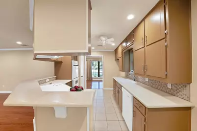 451 Cooks Lane, Fort Worth, TX 76120 - Photo 16