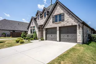 340 Moonvine Dr, Little Elm, TX 75068 - Photo 2