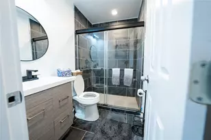 809 W Broadus Ave, Fort Worth, TX 76115 - Photo 10