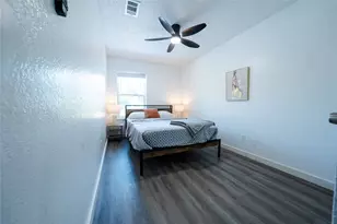 809 W Broadus Ave, Fort Worth, TX 76115 - Photo 12